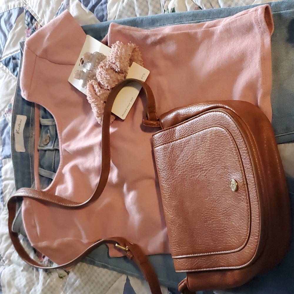 Kan-can Jeans size 3/25  with Pink Top size M and Accessories bundle